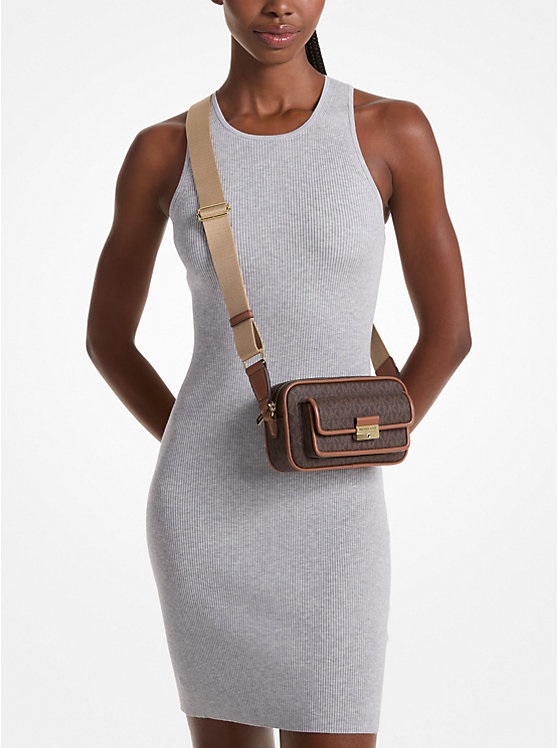 Michael Kors Bradshaw Small in Signature Brown