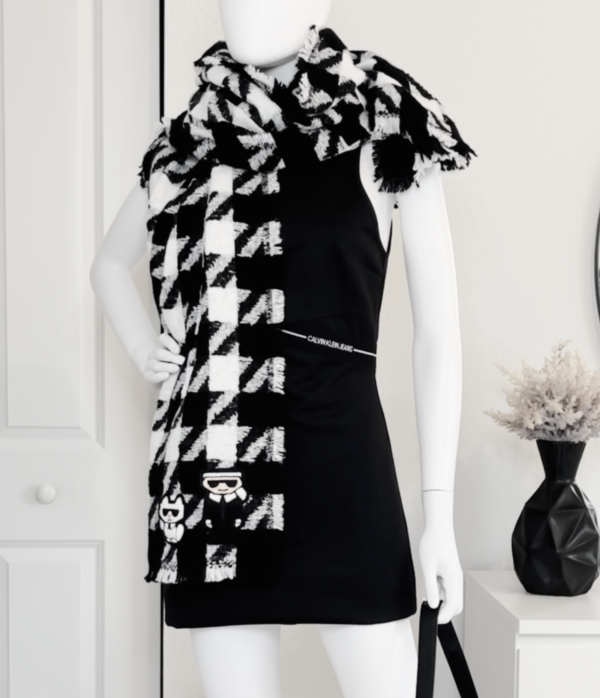 KARL LAGERFELD Scarf in Black and White