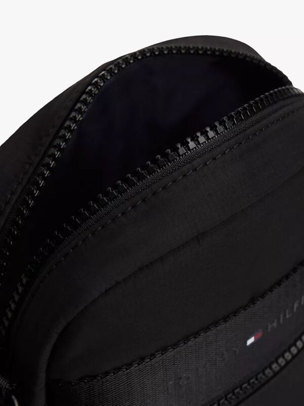 TOMMY HILFIGER MEN Tommy Logo Mini Reporter Bag in black