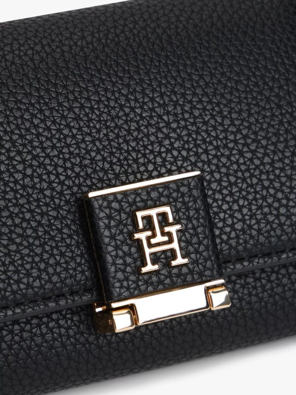 Tommy Hilfiger Monogram Clasp Pebbled Trifold Wallet IN bLACK