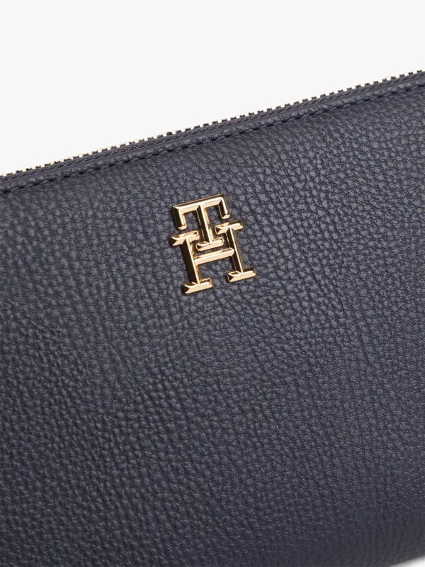Tommy Hilfiger Wide Continental Wallet In NAVY