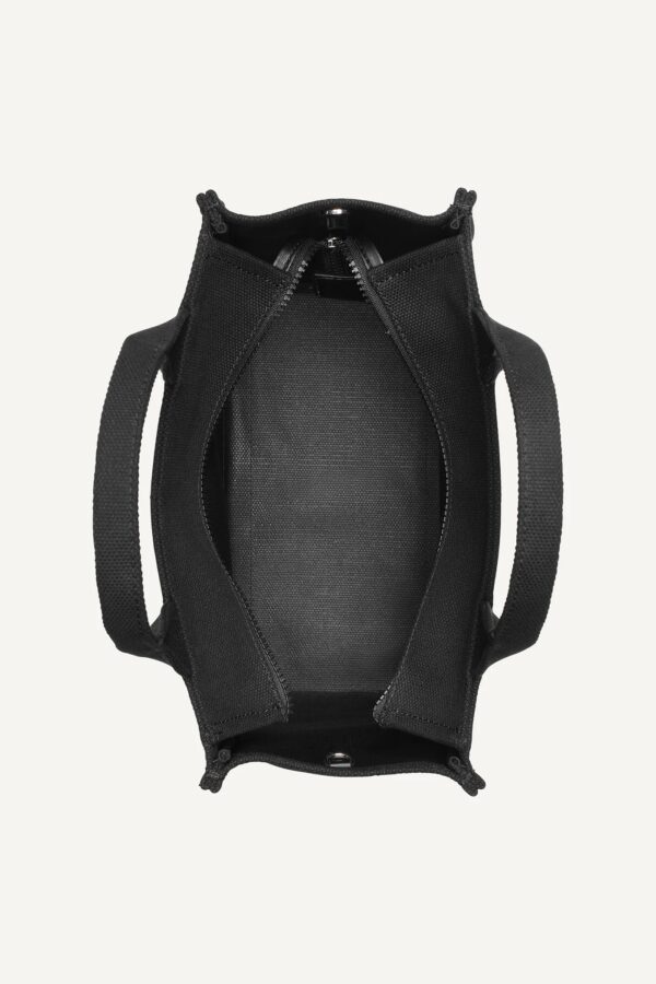 DKNY HADLEE MEDIUM LOGO TOTE in BLACK