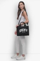 DKNY HADLEE MEDIUM LOGO TOTE in BLACK