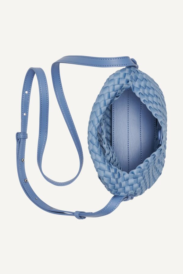 DKNY WOVEN SMALL CROSSBODY BAG IN BLUE