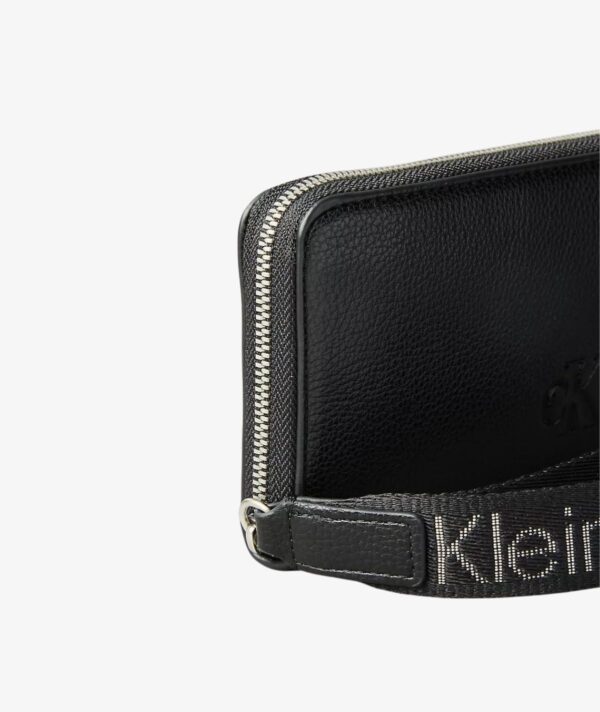 CALVIN KLEIN Ultralight LOGO Wristlet IN BLACK