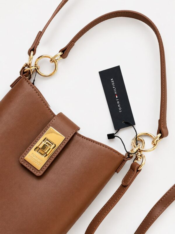 TOMMY HILFIGER BUCKET AND CROSSBODY BAG IN COGNAC
