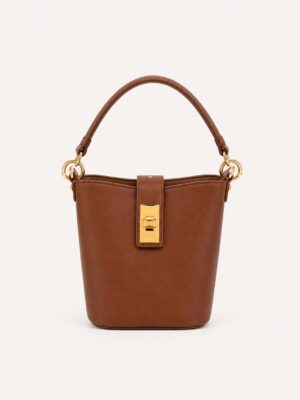 TOMMY HILFIGER BUCKET AND CROSSBODY BAG IN COGNAC
