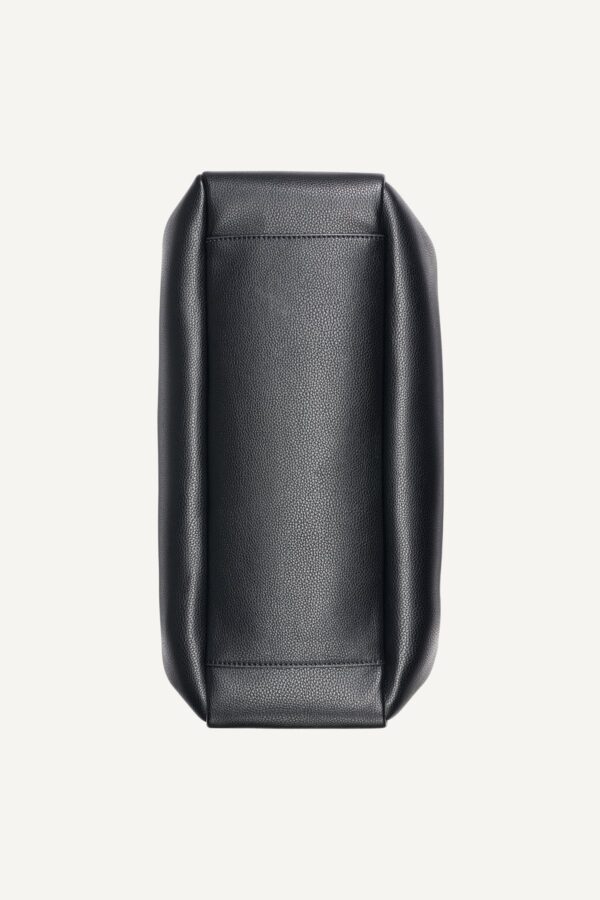 DKNY BRYAR LARGE SATCHEL BAG IN BLACK
