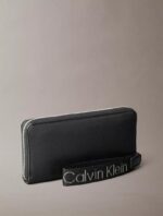CALVIN KLEIN ULTRALIGHT LARGE WALLET WITH WRISTLET IN BLACK