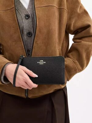 Coach Corner Zip Wristlet in Black2